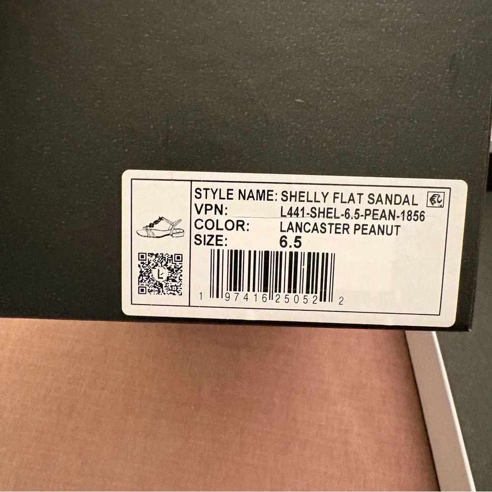 Larroude Shelly flat sandal Lancaster peanut nude tan size 6.5 like new in box - Picture 8 of 8